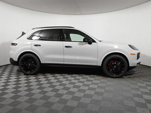 Used 2026 Porsche Cayenne S AWD/4WD image 8