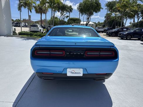 Used 2019 Dodge Challenger SXT RWD image 2