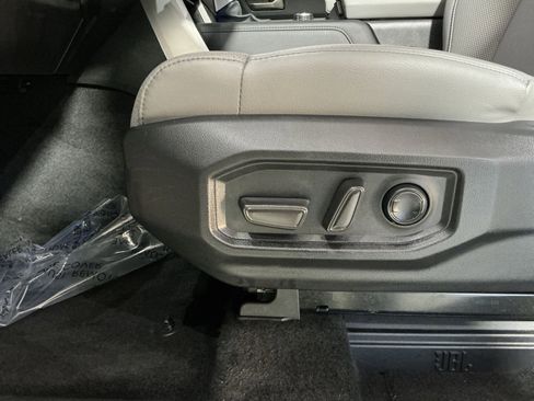 Used 2024 Toyota Tundra Limited image 22