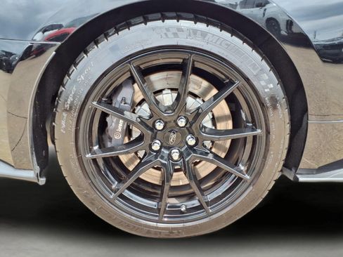 Used 2019 Ford Mustang Shelby GT350 w/ Technology Package RWD image 9