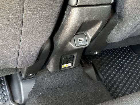 Used 2022 Jeep Renegade Latitude w/ Convenience Group image 11