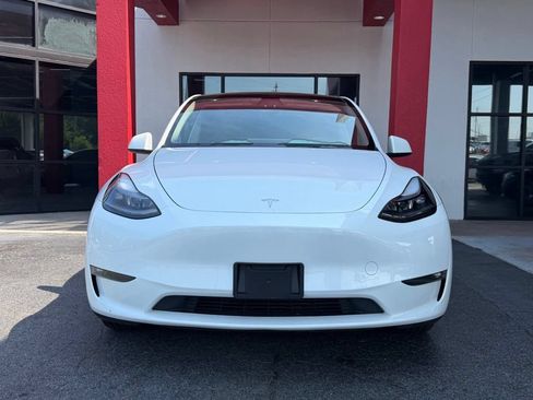 Used 2023 Tesla Model Y Long Range AWD/4WD image 3