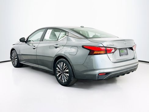 Used 2024 Nissan Altima 2.5 SV FWD image 5