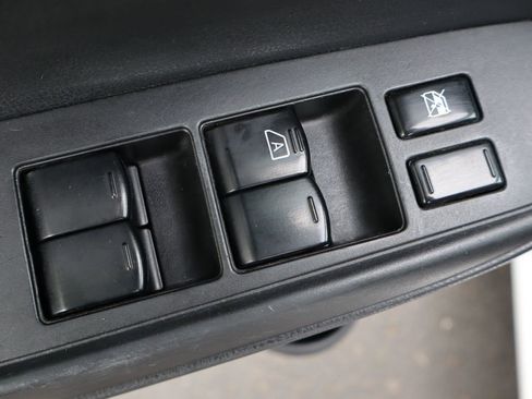 Used 2019 Nissan Versa SV FWD image 27