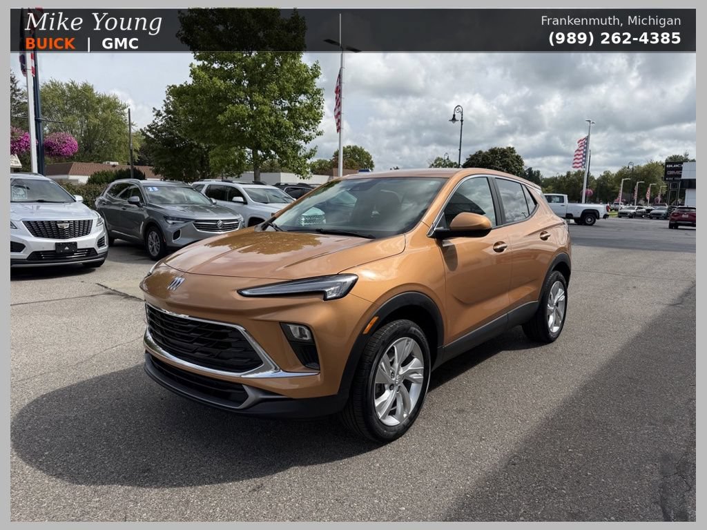 Used 2024 Buick Encore GX Preferred AWD/4WD image 1