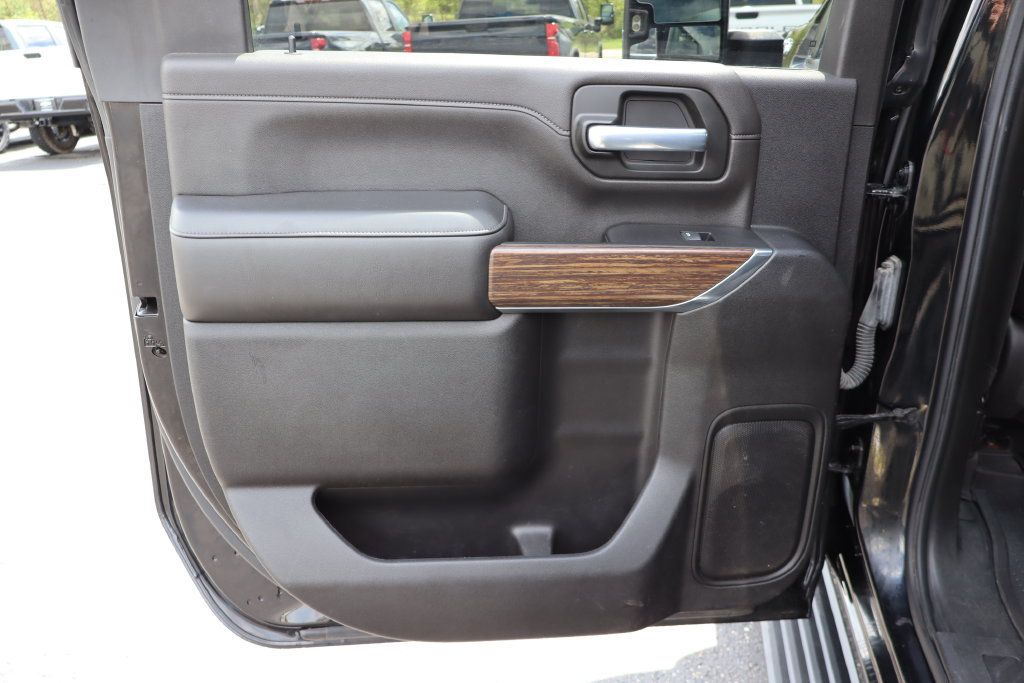 Used 2022 Chevrolet Silverado 3500 High Country AWD/4WD image 31
