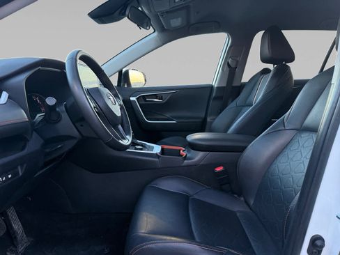 Used 2024 Toyota RAV4 Adventure image 9