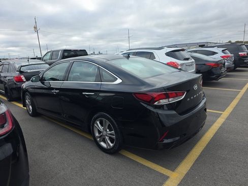 Used 2019 Hyundai Sonata Limited w/ Ultimate Package 04 image 2