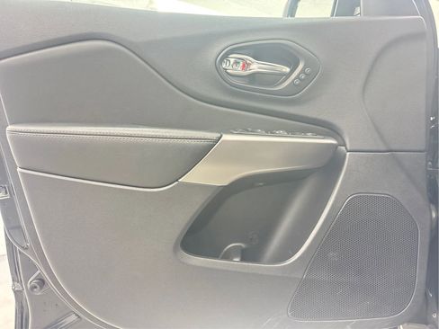 Used 2022 Jeep Cherokee Limited w/ Mopar Interior Package image 26