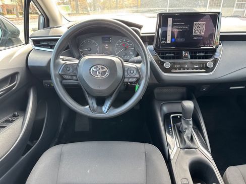 Used 2025 Toyota Corolla LE image 23