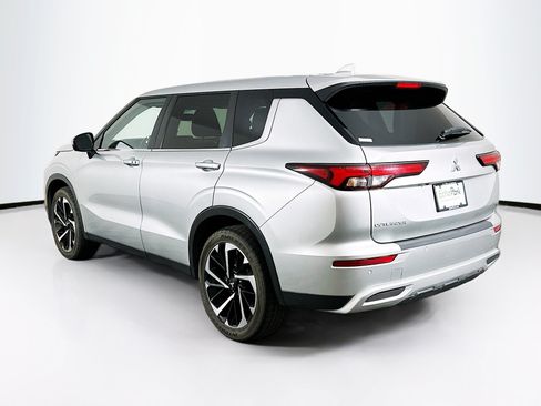 Used 2024 Mitsubishi Outlander SE AWD/4WD image 5