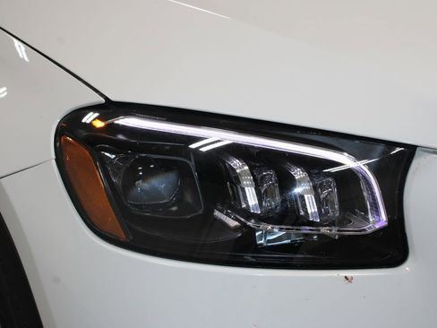 Used 2024 Mercedes-Benz GLS 450 4MATIC image 12
