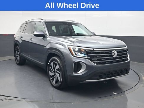 Used 2024 Volkswagen Atlas SEL AWD/4WD image 2