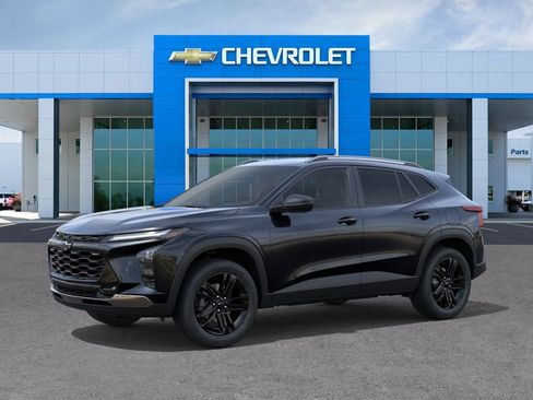 New 2026 Chevrolet Trax ACTIV FWD image 2