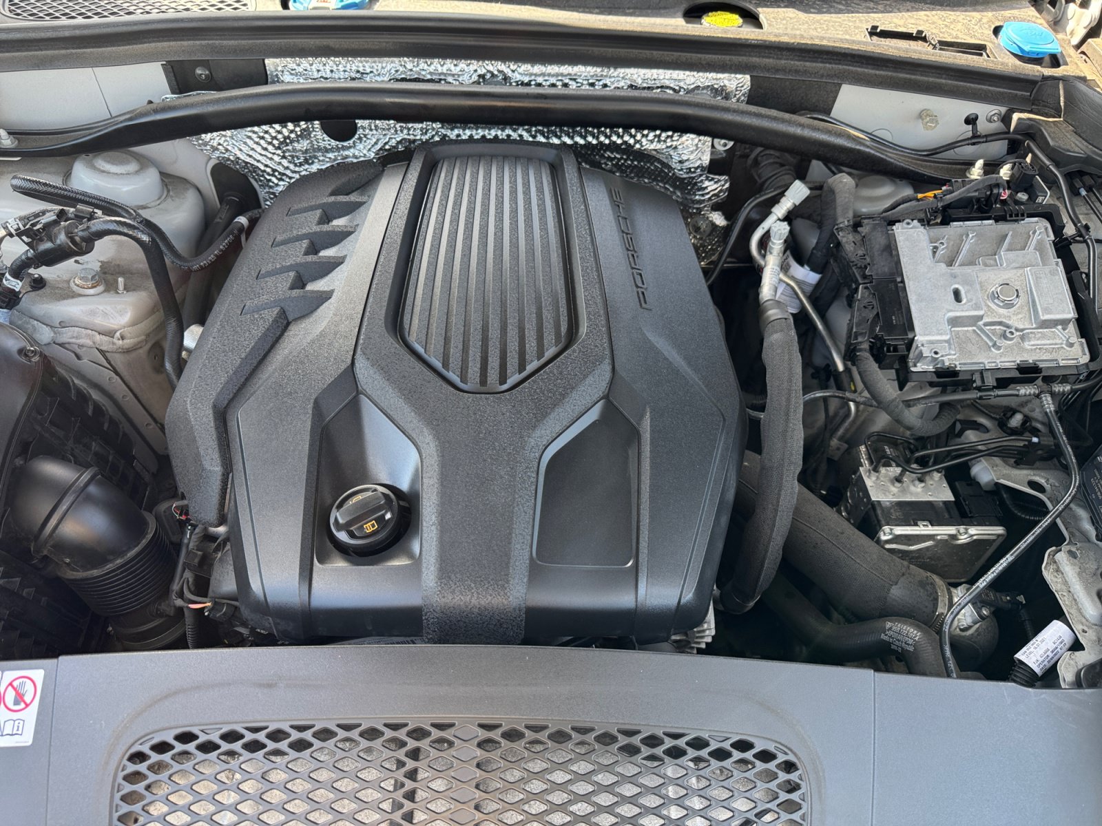Used 2023 Porsche Macan AWD/4WD image 21