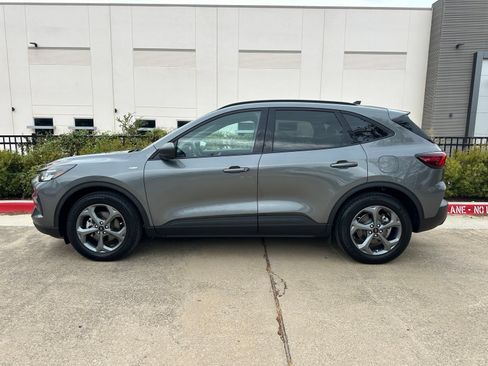 Used 2025 Ford Escape ST-Line FWD image 4