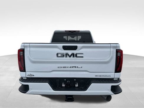 Used 2025 GMC Sierra 3500 Denali Ultimate image 12