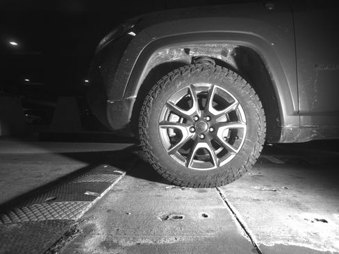 Used 2025 Jeep Compass Trailhawk image 12