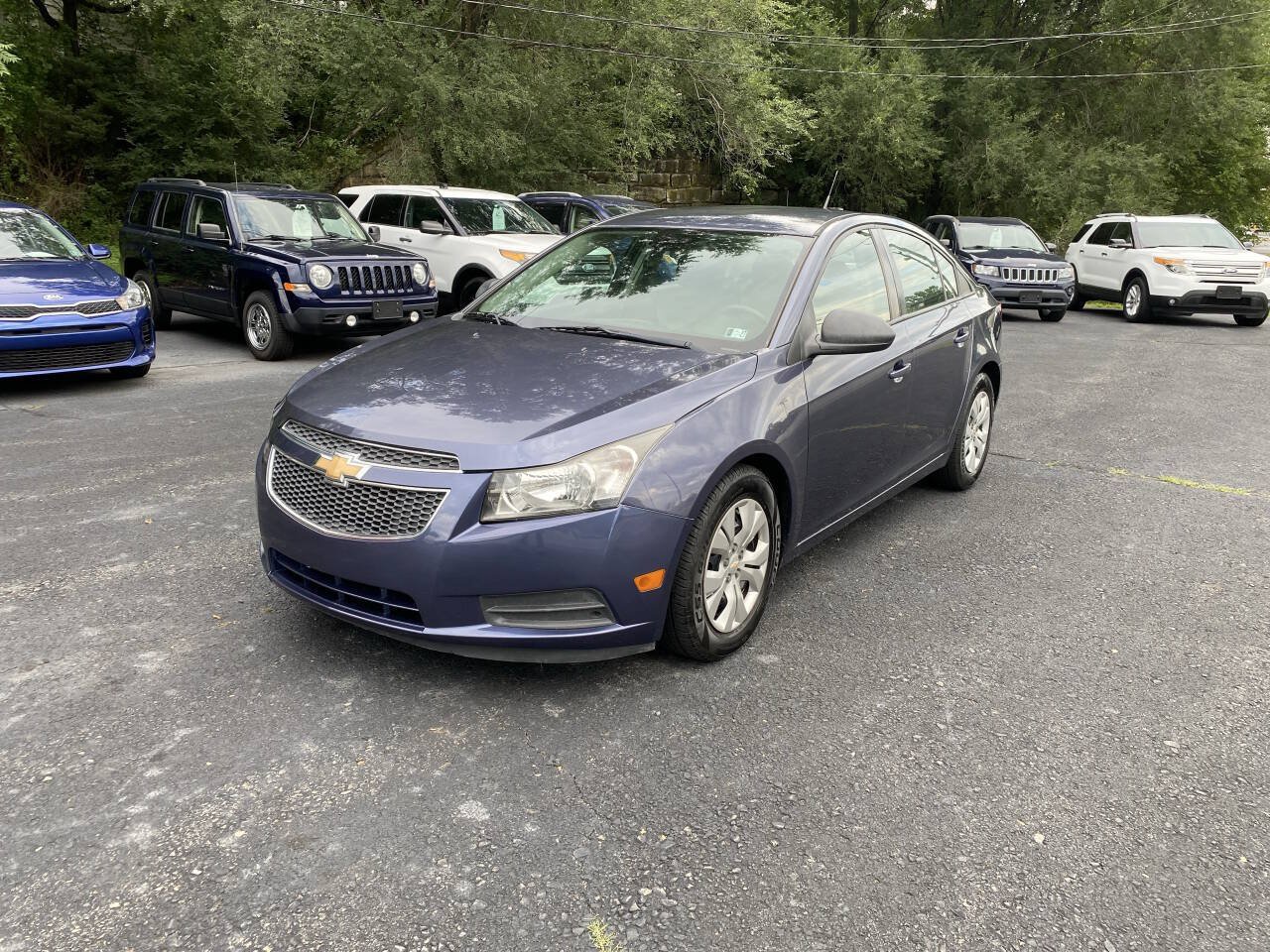 Used 2013 Chevrolet Cruze LS FWD image 1