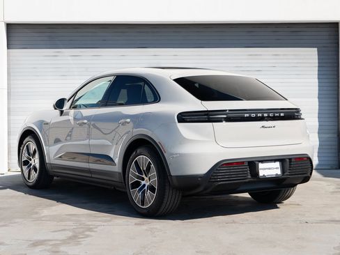 New 2026 Porsche Macan 4 Electric image 3