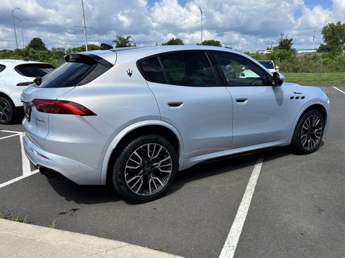 Used 2023 Maserati Grecale Modena AWD/4WD image 9