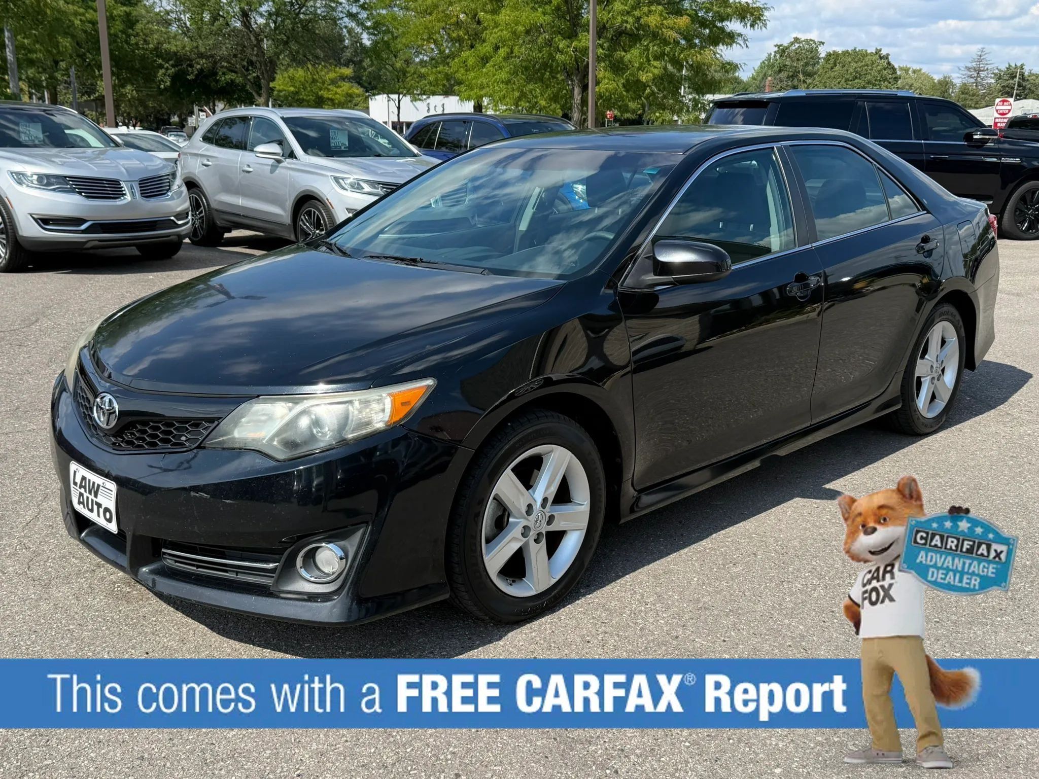 Used 2014 Toyota Camry SE FWD image 1