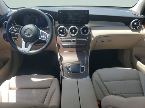 Used 2021 Mercedes-Benz GLC 300 4MATIC image 11