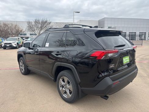 Used 2025 Toyota RAV4 XLE w/ Convenience Package image 7