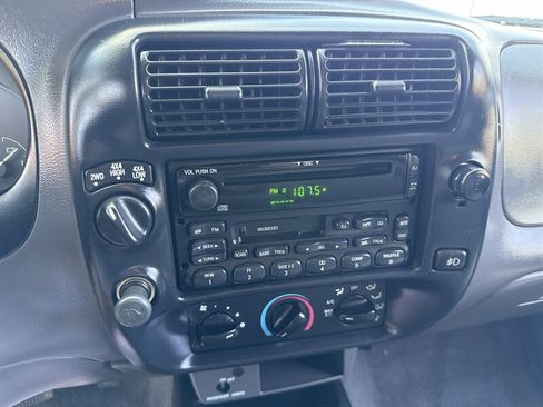 Used 2001 Ford Ranger XLT AWD/4WD image 32