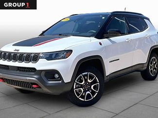 Used 2025 Jeep Compass Trailhawk w/ Trailer Tow Group AWD/4WD video 1