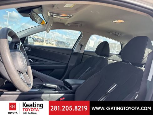 Used 2023 Hyundai Elantra SEL image 14