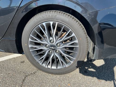 Used 2022 Kia Forte GT-Line w/ GT-Line Premium Package FWD image 9
