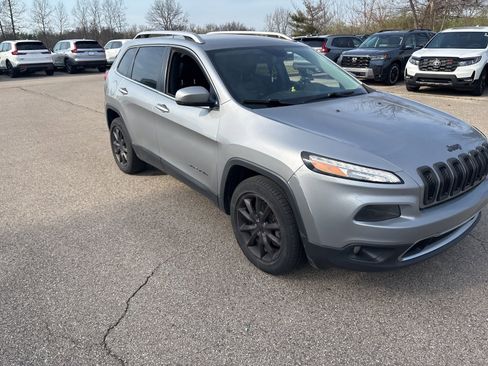 Used 2016 Jeep Cherokee Limited image 17