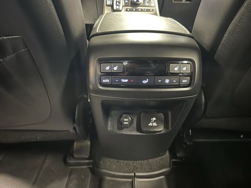 Used 2022 Hyundai Palisade Limited w/ Cargo Package image 23