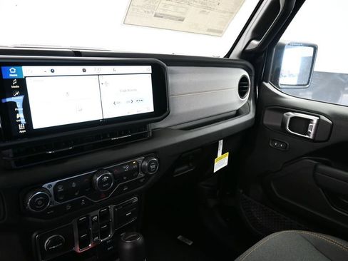 New 2026 Jeep Gladiator Sport AWD/4WD image 15