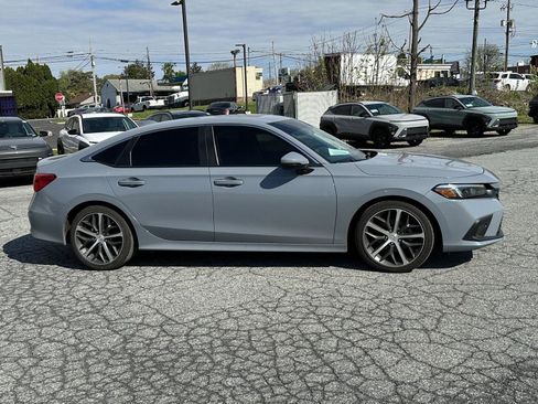Used 2024 Honda Civic Touring image 9