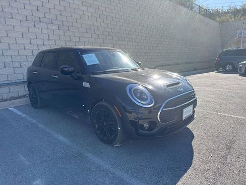 Certified 2022 MINI Cooper Clubman S image 2