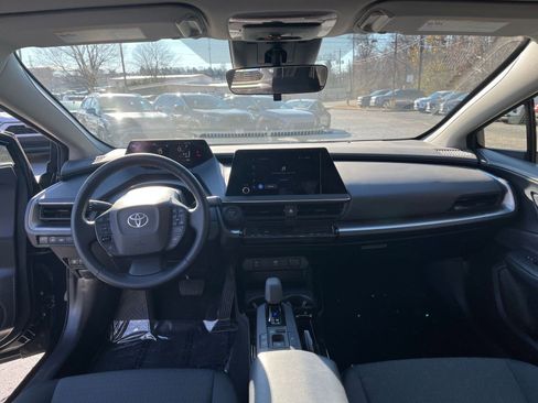 Used 2025 Toyota Prius LE image 27