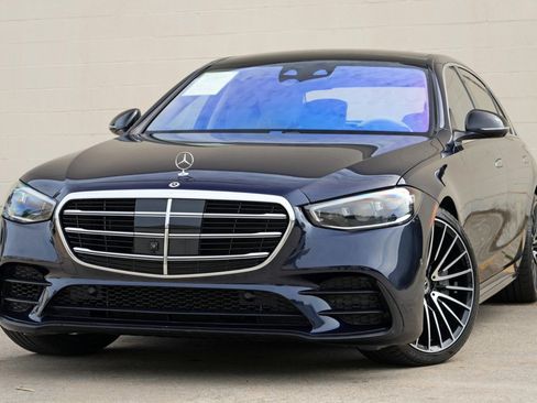 Used 2022 Mercedes-Benz S 580 4MATIC Sedan w/ AMG Line Package image 3