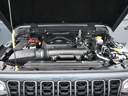 Used 2025 Jeep Wrangler Sport AWD/4WD image 14