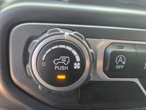 Used 2020 Jeep Wrangler Sport AWD/4WD image 14