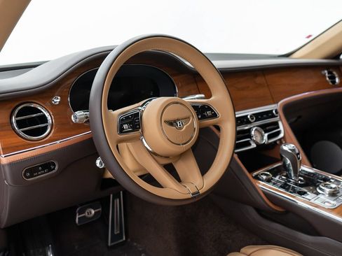 Used 2025 Bentley Flying Spur Plug-In Hybrid AWD/4WD image 14