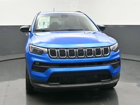 New 2025 Jeep Compass Latitude w/ Sun & Sound Group image 8