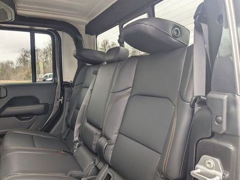 New 2026 Jeep Gladiator Sport AWD/4WD image 30