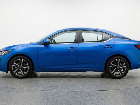 Used 2025 Nissan Sentra SV FWD image 4