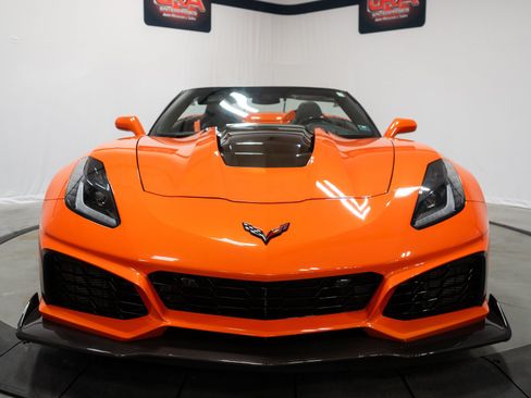 Used 2019 Chevrolet Corvette ZR1 RWD image 3
