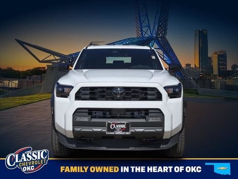 Used 2025 Toyota 4Runner TRD Off-Road image 2