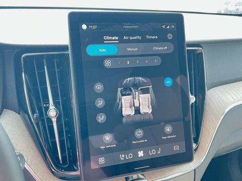 New 2026 Volvo XC60 B5 Plus w/ Protection Package Premier image 21