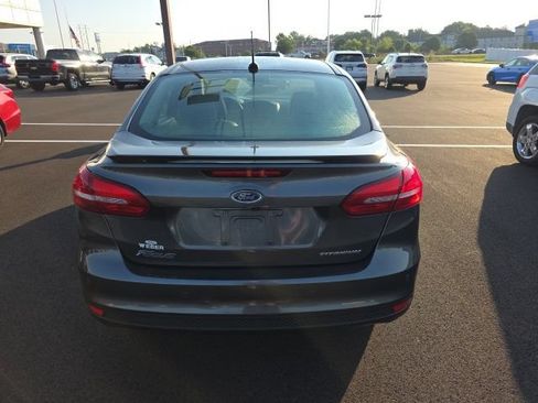 Used 2017 Ford Focus Titanium w/ Titanium Technology Package FWD image 4