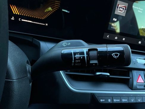 Used 2025 Kia K4 LXS image 37